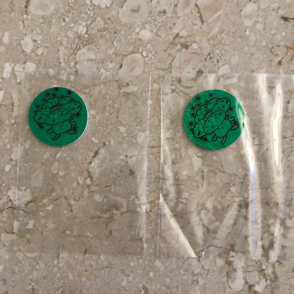 90’s vintage Pokemon Vileplume Wizards Coin/Token Green Holofoil